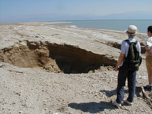 sinkhole dead sea