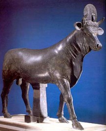 otra-escultura-del-toro-apis